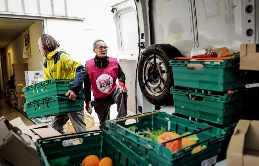 昼食券はスーパーで使っていいのか――フランスで問われる「利用者の自由」と「地域の仕事」の天秤