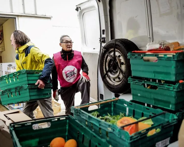 昼食券はスーパーで使っていいのか――フランスで問われる「利用者の自由」と「地域の仕事」の天秤