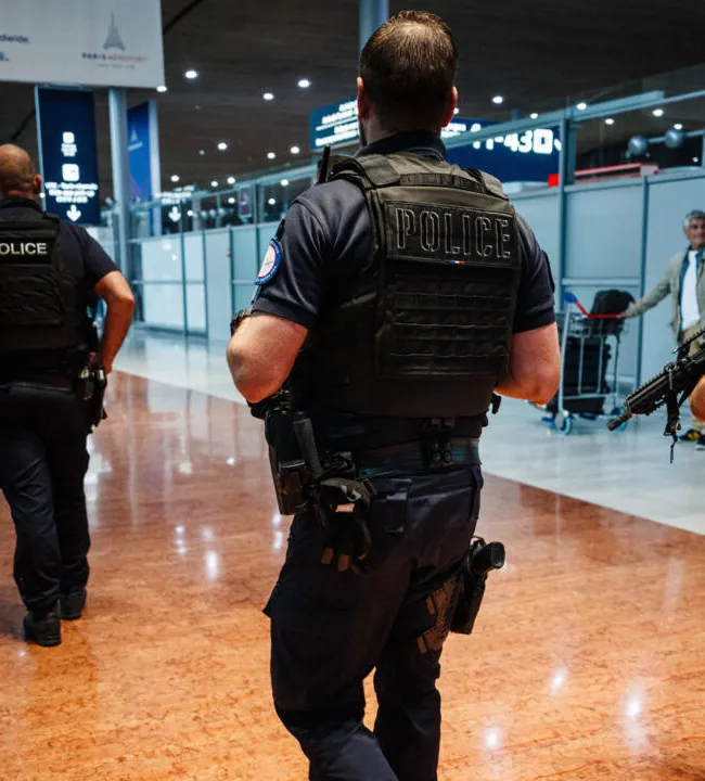 キーウの橋の上の機関銃は、もう人が撃っていない