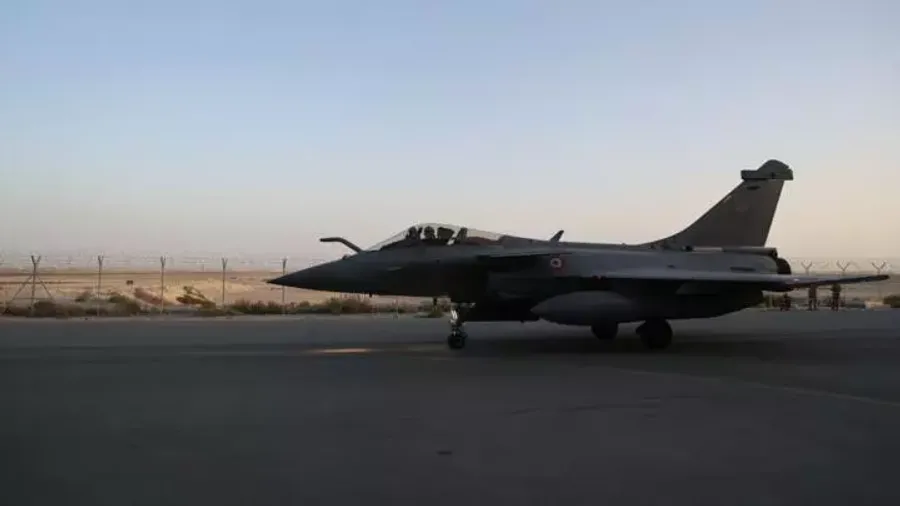 フランスは中東の避難準備を進め、UAEへジェット機を配備する
