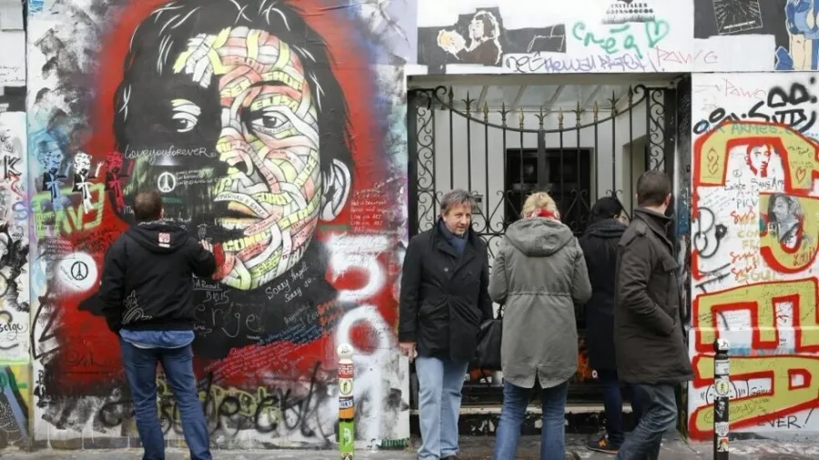 セルジュ・ゲンスブールの家は、フランスのアイコンに待望の博物館としてオープンします