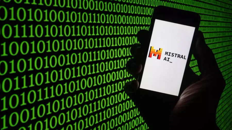 Le Chatアプリの発売について、フランスのMistral AIはUAEが支援する開発者とチームを組んだ
