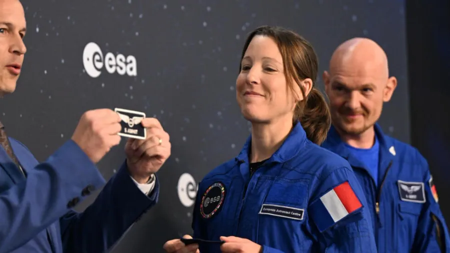 星を目指して、フランスの宇宙飛行士ソフィー・アデノットがISSへのチケットを着陸させる