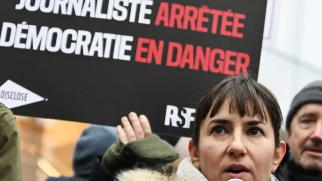 フランスのジャーナリストが、裁判所が情報源の捜索を再開する中、報道の自由に対する弾圧を警告した