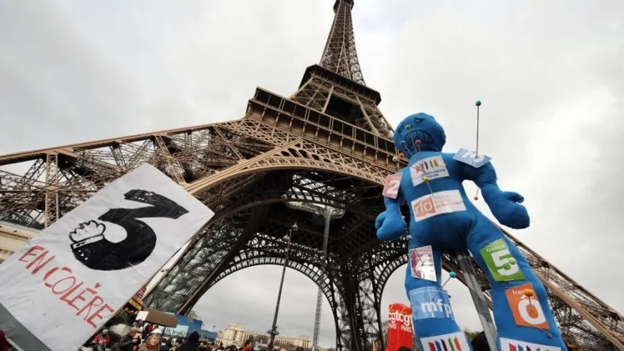 なぜ、RFIを含むフランスの公共メディアは、今週の火曜日にストライキを行うのでしょうか？