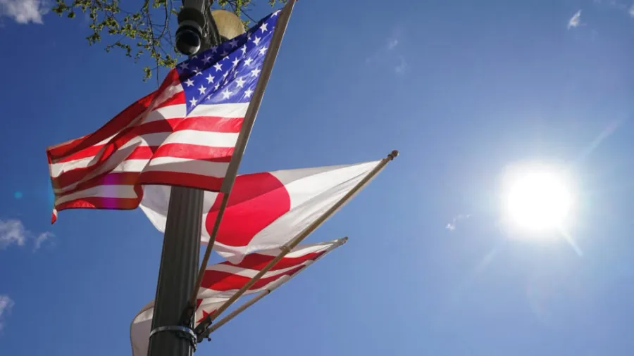 米国の日本首相、ワシントンとの軍事関係強化