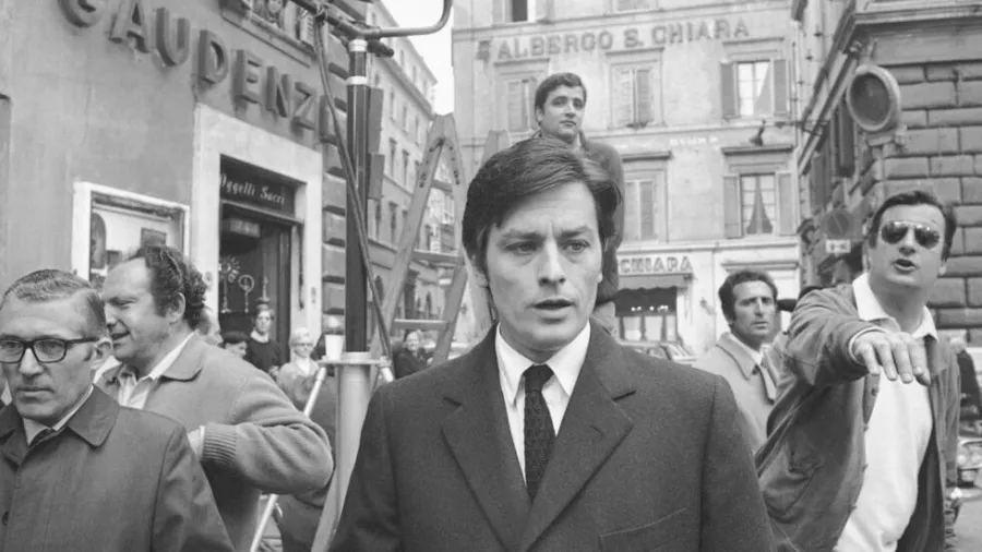 アラン・ドロン、世界的に悪名高いフランスのアイコンの死
