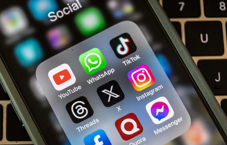 深夜1時20分、Instagramで届いた勧誘――フランスが「デジタル空間の主権」を問い始めた理由