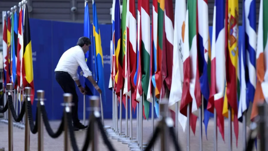 EU議会は亡命規則の画期的なオーバーホールを承認する