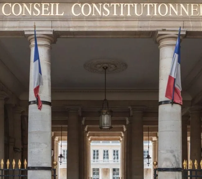 SNSは禁止できないのに、デモは禁止できる――フランスが8月14日に引いた自由の線