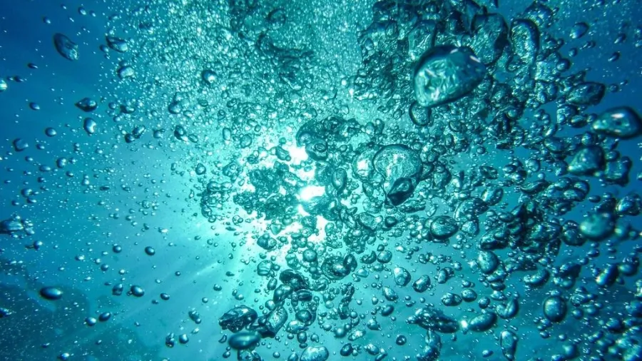 完璧なサウンドの水中スピーカー