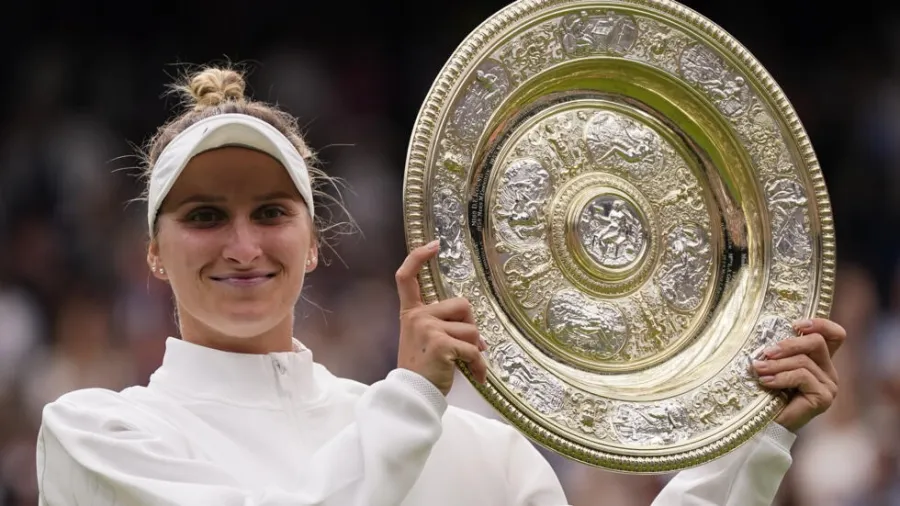 VondrousovaはわがままなJabeurを打ち負かし、最初のウィンブルドンの王冠を持ち上げる