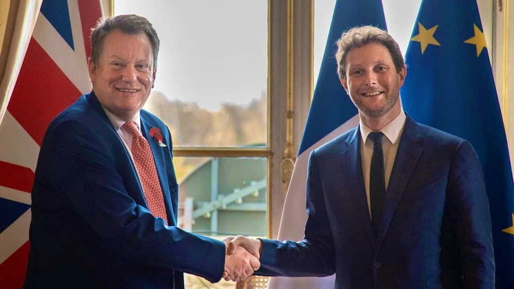 漁業権をめぐる緊張関係を解消するため、ブレグジットの英国公使がフランスに滞在