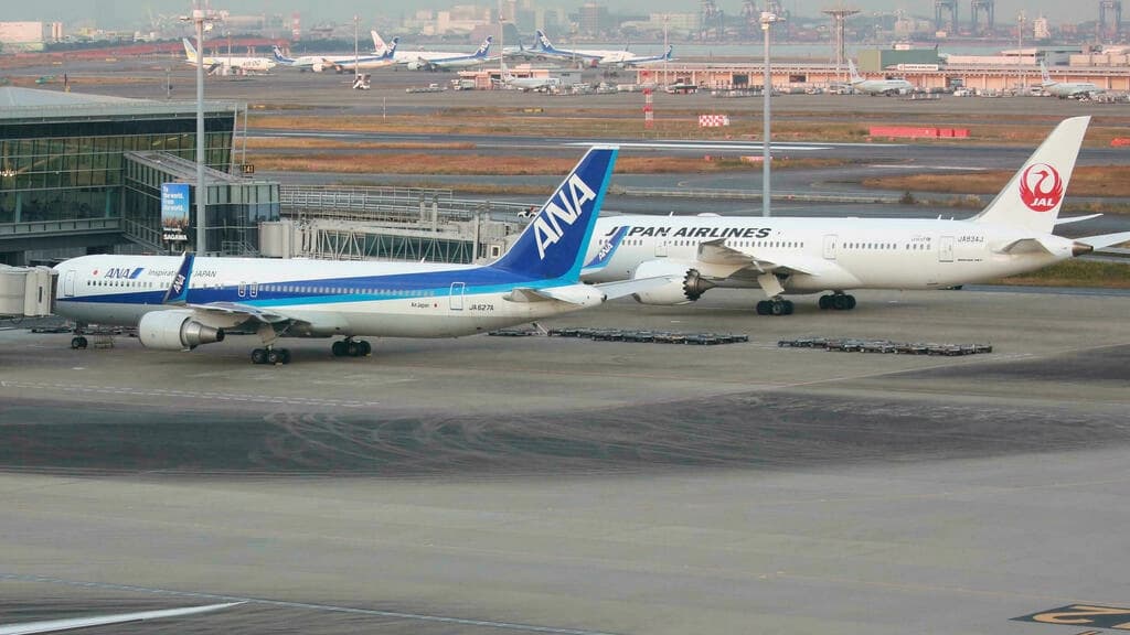 オミクロン・バリアント:日本が外国人観光客に国境を閉じる