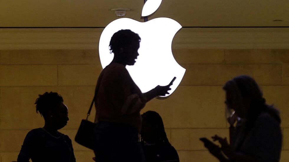 フランスの競争当局は、アプリのデータ追跡のためにAppleに独占禁止法の異議を申し立てる