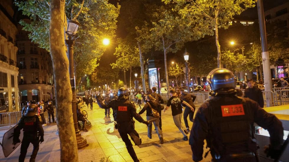 フランスの市長は暴動に対する大衆動員を呼びかけている