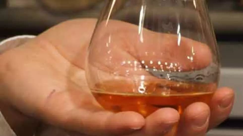 フランスのコニャック生産者は、中国の関税からの3ヶ月の猶予を祝います