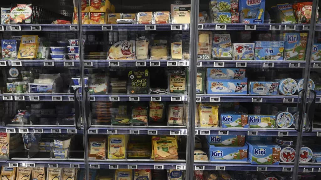 フランスの消費者団体は、子供向けの甘い、超加工乳製品に警鐘を鳴らします