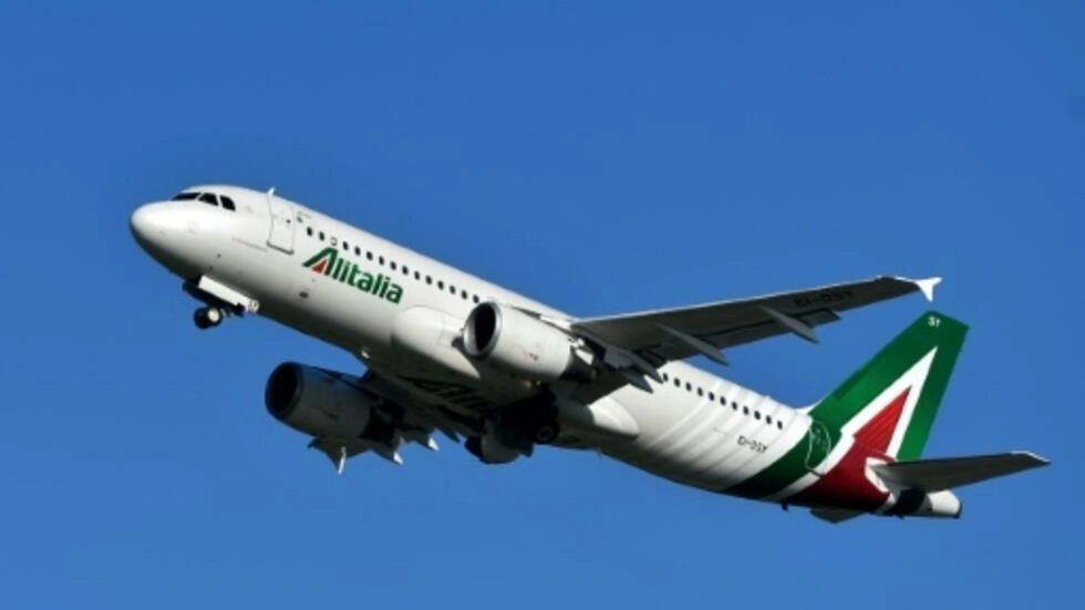 イタリア アリタリア航空 74年間の活動の末にラストフライト アンテンヌフランスantennefrance イタリア アリタリア航空 74年間の活動の末にラストフライト アンテンヌフランスantennefrance