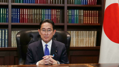 岸田文雄氏（元外務大臣）は、2021年10月4日に首相として国会で宣誓しました。REUTERS - POOL