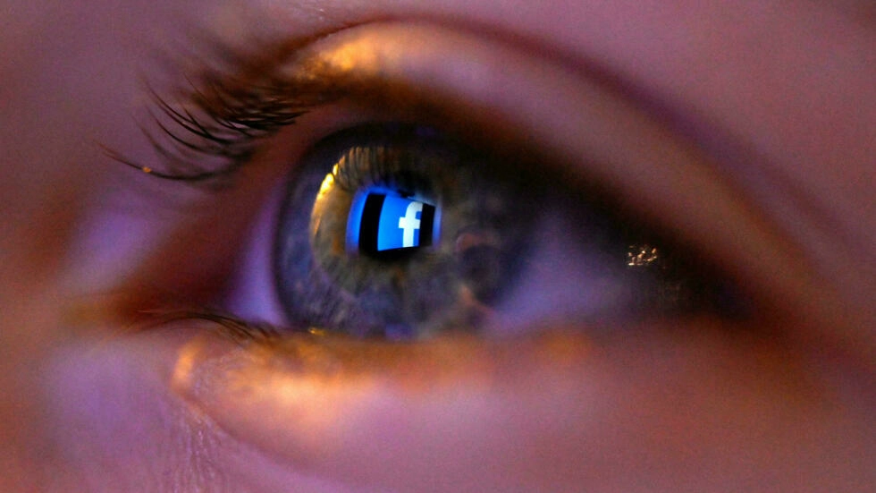 フェイスブックは、グローバルなデジタルプラットフォームである「メタバース」を構築するために、今後5年間で欧州全域で1万人の雇用を創出する計画です。Damien MEYER AFP/Archivos