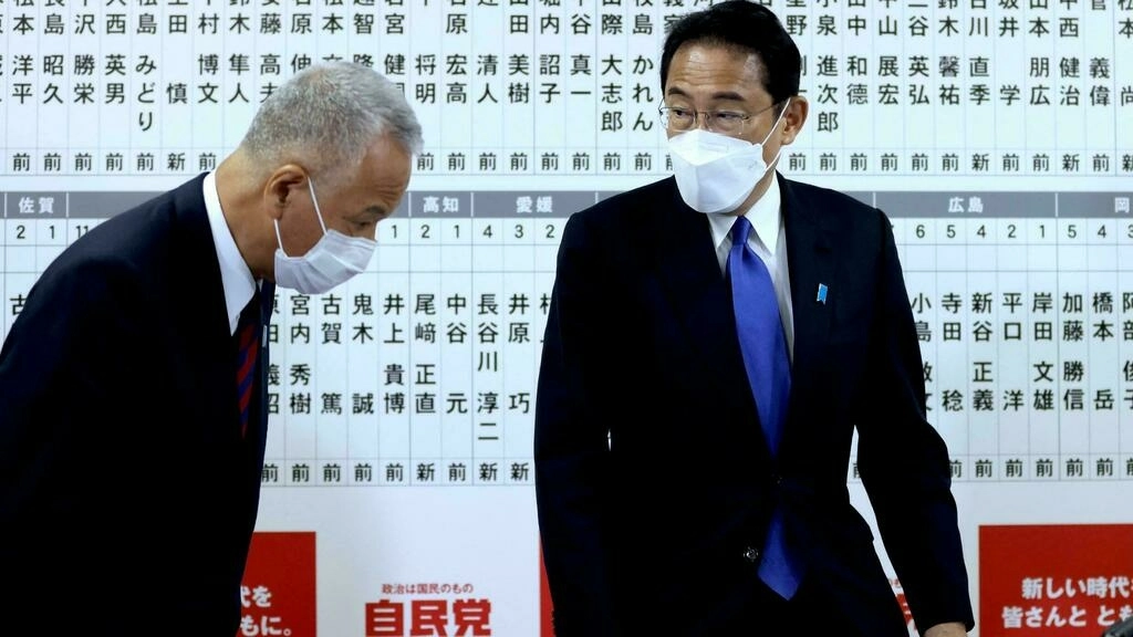 日本の選挙：連立与党は後退したが、僅差で過半数を維持