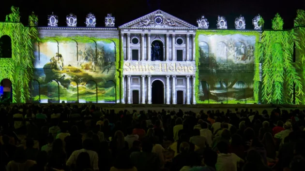 フランスの観光:「国の存在感は、観光客の役者とは別格だった」