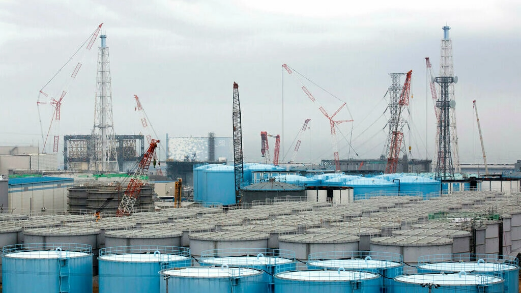 福島原発からの汚染水の太平洋への放出を防ぐ氷の壁が一部融解している © Tomohiro Ohsumi/AP
