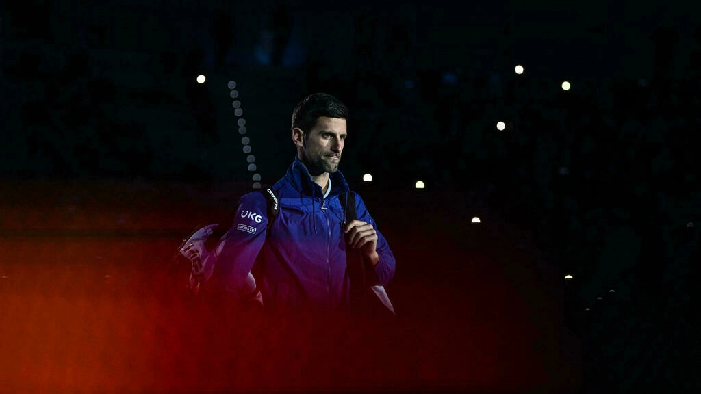 ATPマスターズ1回戦、キャメロン・ノリーとの試合前のノバク・ジョコビッチ(2021年11月19日、イタリア・トリノにて) Marco Bertorello AFP/Archives