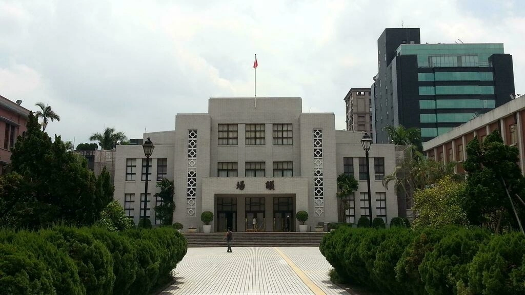 台湾の国会です。(イラスト) Creative commons Wikimedia CC BY-SA 3.0 Jiang