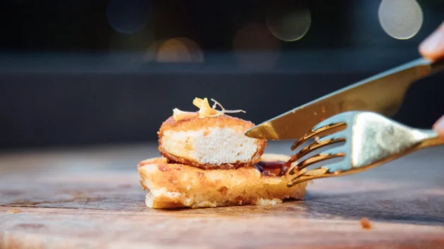 気候の非常事態に直面し、養殖肉に代わるものは何か？