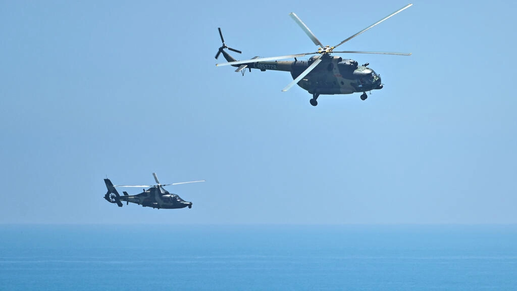台湾沖での大規模な軍事演習