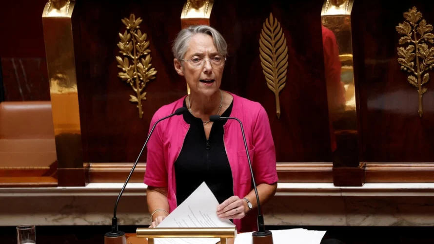 フランスのエリザベス・ボーン首相は、インフレに直面するエネルギー価格の枠組みを発表しました。REUTERS/Benoit Tessier
