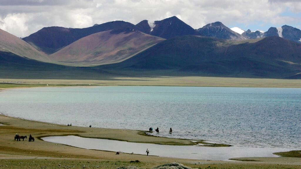 地球温暖化に脅かされているチベット高原には、アジアの主要河川の源流があります。AP通信 - エリザベス・ダルジエル