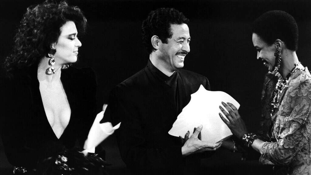 日本のスタイルを西洋と対話させた広島の被爆者、三宅一生さん