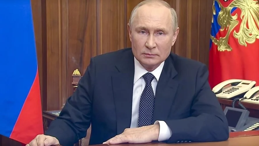 2022年9月21日(水)、ロシアのモスクワで、国民に向けて演説するロシアのプーチン大統領(Vladimir Putin)の映像(ロシア大統領報道部が公開した映像から撮影)です。エーピー