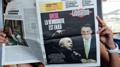 左寄りのフランスの新聞リベラシオンは、2026年に利益に戻ると予想されている。©RFI
