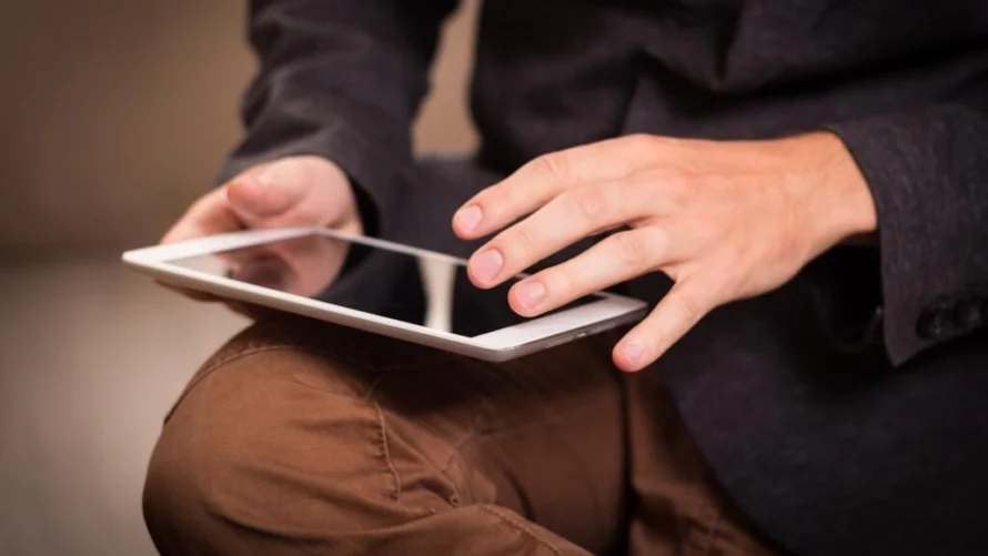 スタートアップ企業Auticielは、2013年に携帯電話やタッチタブレット用のデジタルアプリケーションの開発を決定しました。CC0 Pixabay/Niek Verlaan