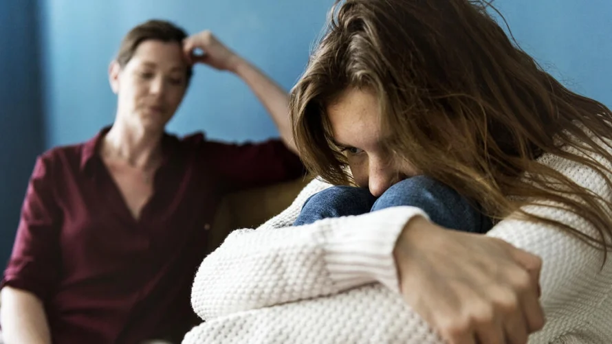 10代の自殺未遂者数はこの2年間で急増(イラスト)© iStock / Rawpixel