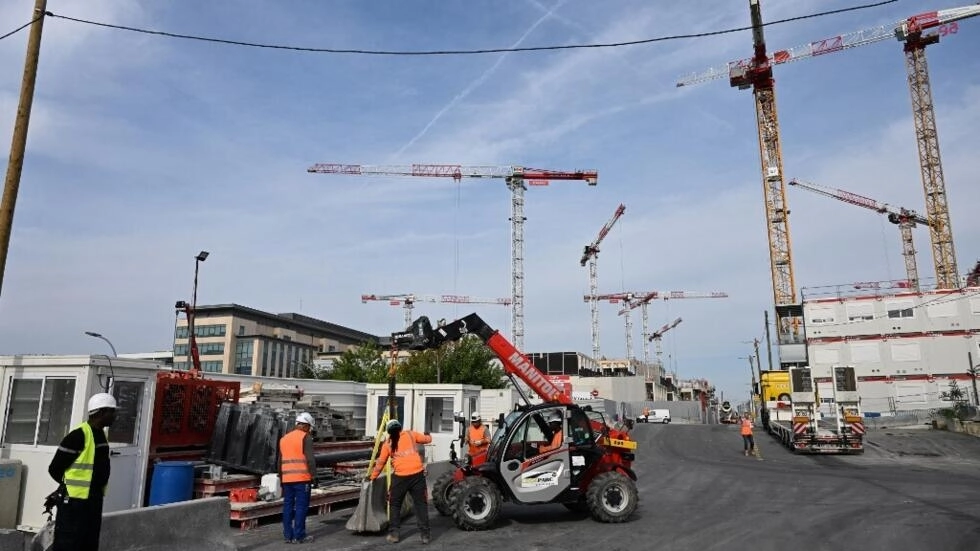 2024年パリ五輪、非正規雇用の建設労働者の取り締まりを開始