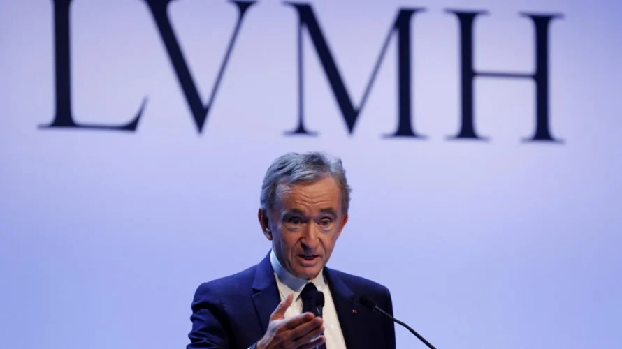 LVMHグループのCEO、ベルナール・アルノーは2020年1月28日にパリで。ロイター - クリスチャン・ハートマン
