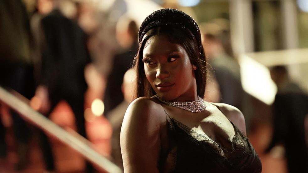 Aya Nakamura 孤独モードの「DNK」