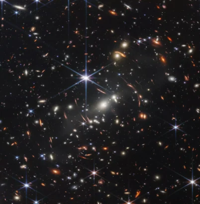 銀河団SMACS 0723の周りでJWSTによって捕獲された何千もの銀河。そのうちのいくつかは、これまでに観察された中で最も遠いものです。© NASA、ESA、CSA、STSCI