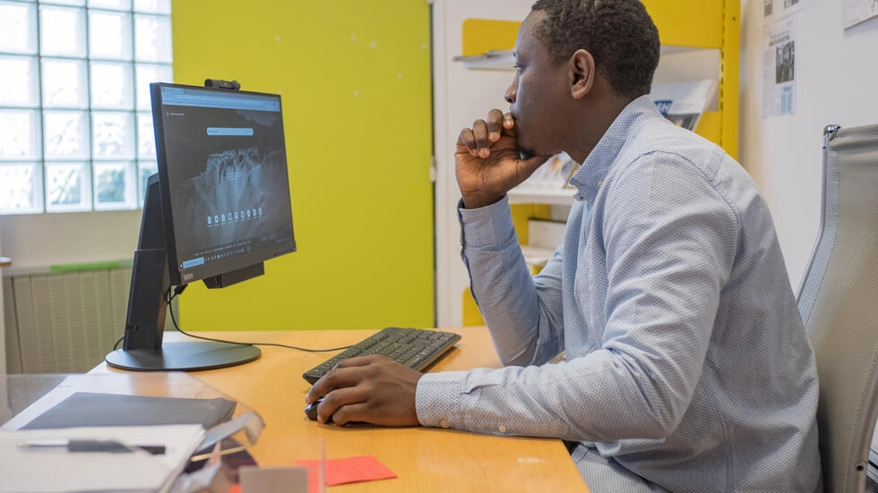 世界におけるデジタル技術の使用における発展と驚き