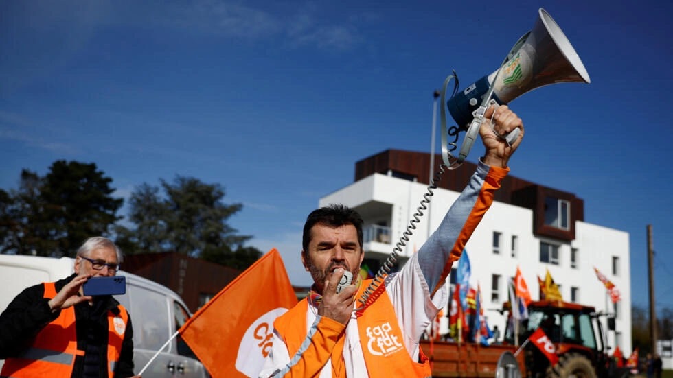 会員数が低いにもかかわらず、フランスの労働組合が政治的影響力を行使する理由