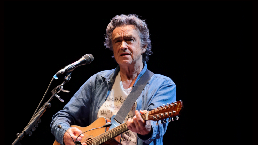 親密な歌手のジャン=ルイ・ミュラは71歳で亡くなりました