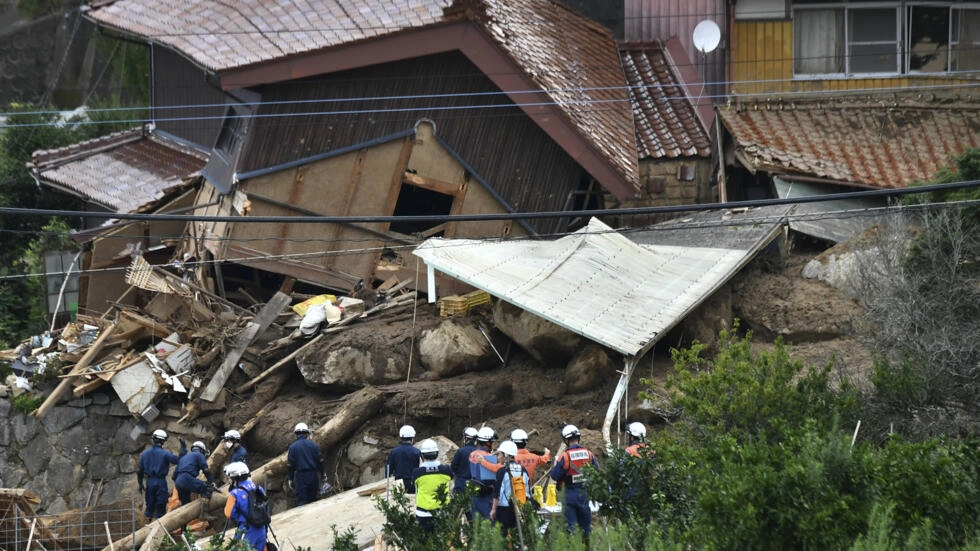 日本の集中豪雨で6人が死亡したと恐れられた