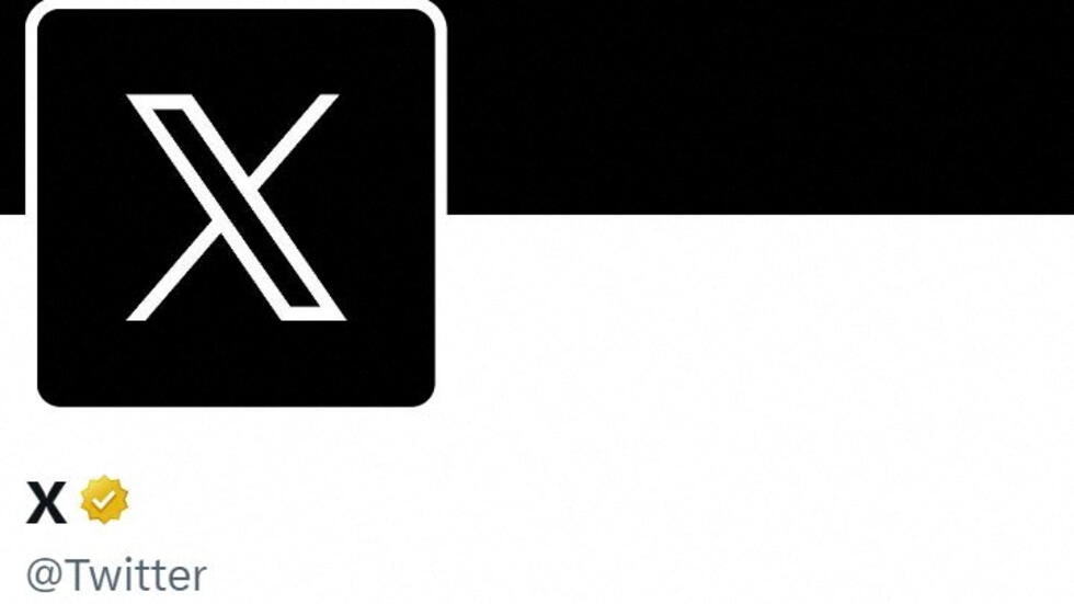 イーロン・マスクはツイッターの青い鳥を狩り、Xに取って代わる