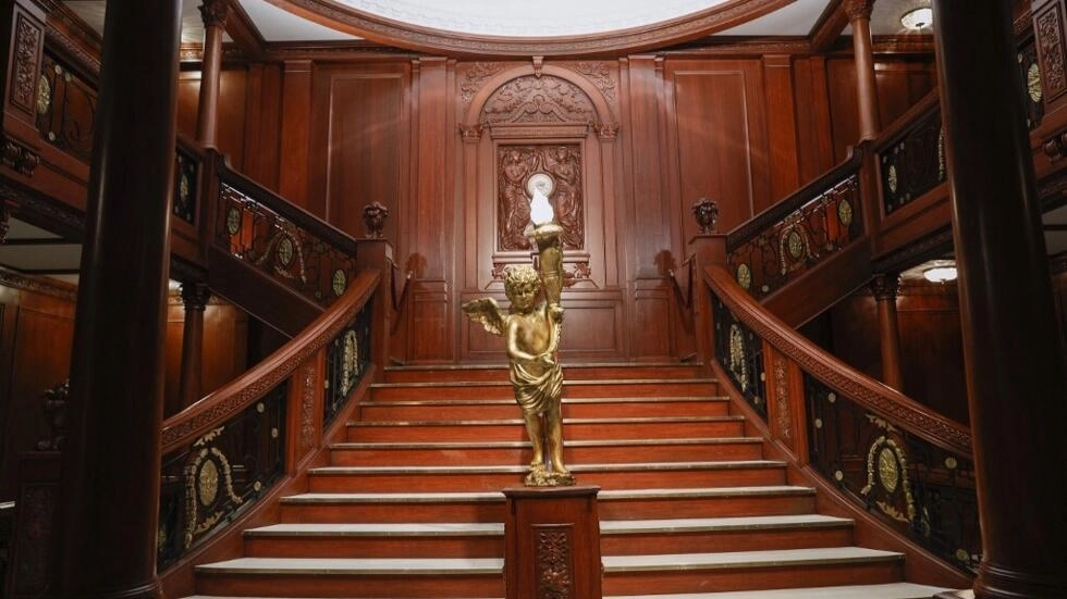 パリでのタイタニック展は、タイタン潜水艦で殺されたフランスの探検家に敬意を表しています