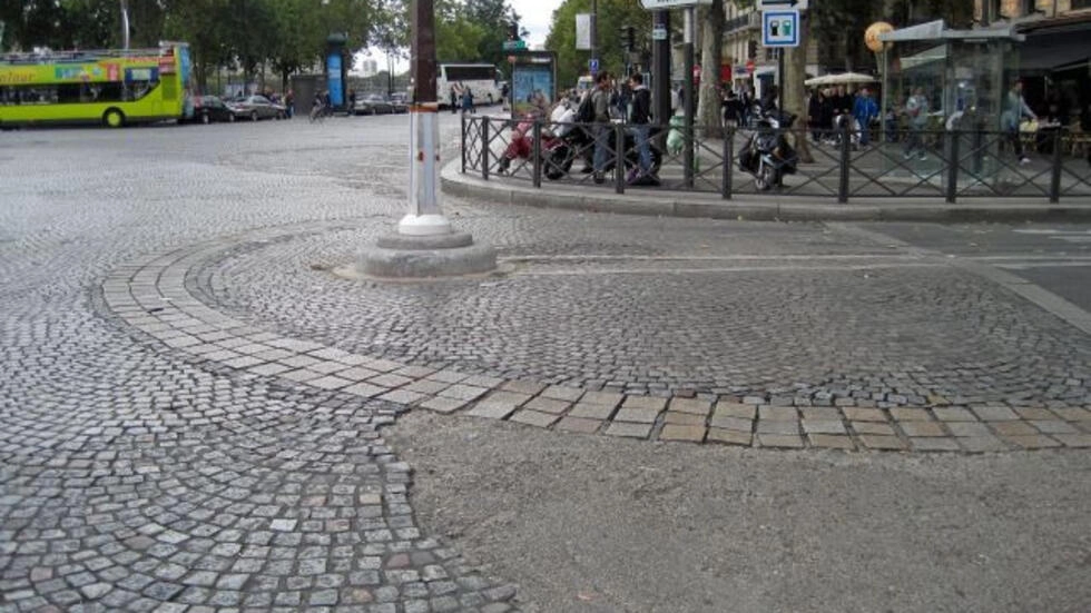 ラ・バスティーユ - 中世の抑圧の象徴、現代の自由の象徴